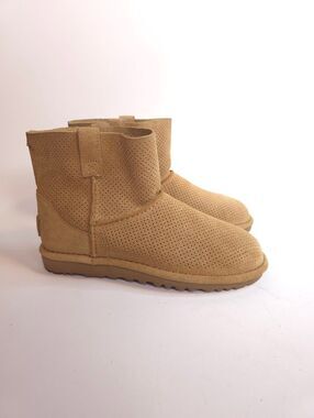 UGG Classic Unlined Mini Perf Boots Tawny Suede Perforated Women’s Size 7